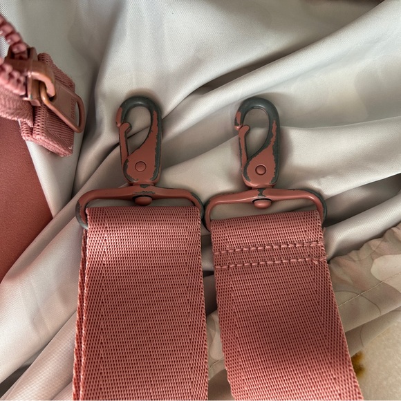 Pink Dagne Dover large Landon neoprene carryall bag - Picture 9 of 13